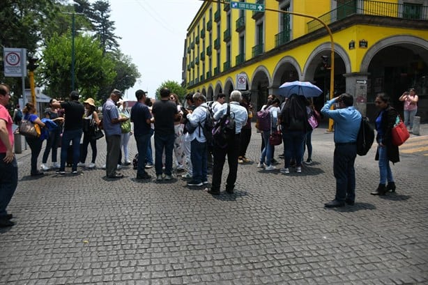 Maestros intentaron bloquear el centro de Xalapa este 13 de mayo; ¿por qué motivo? (+Video)