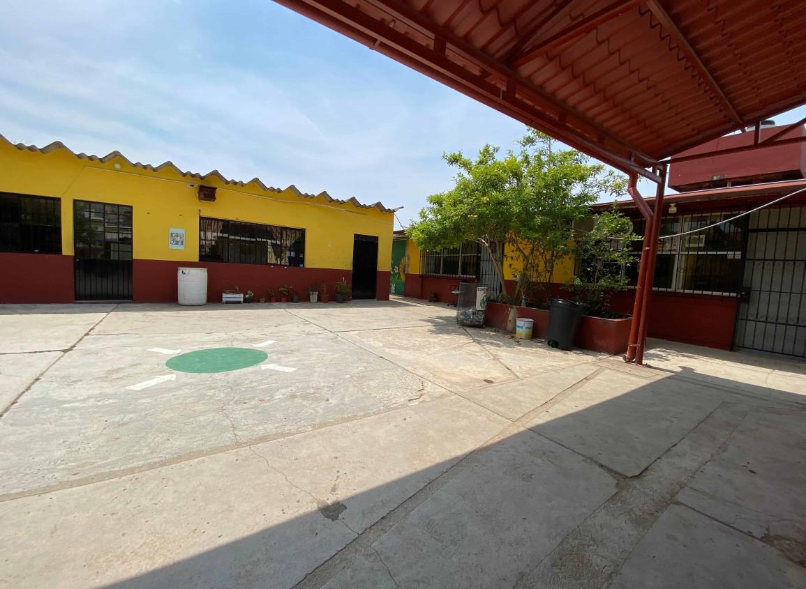 Autoridades educativas avalaron apertura de telesecundaria; padres mantenían huelga