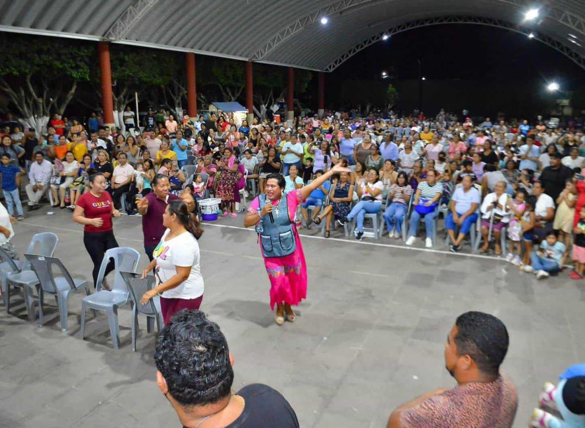 Con la presencia de “doña Cata”, festejan a mamás soconusqueñas 