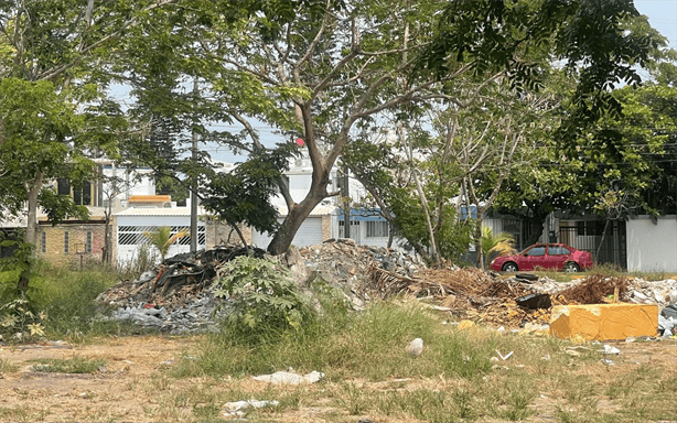 Vecinos del fraccionamiento Floresta denuncian basurero al aire libre