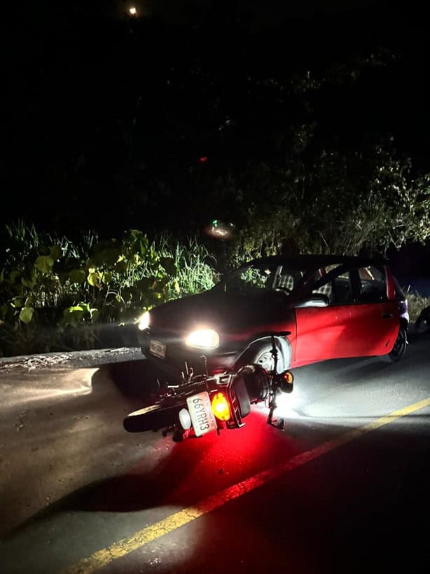 Se estrella motociclista contra auto en carretera Mahuixtlán-La Isleta