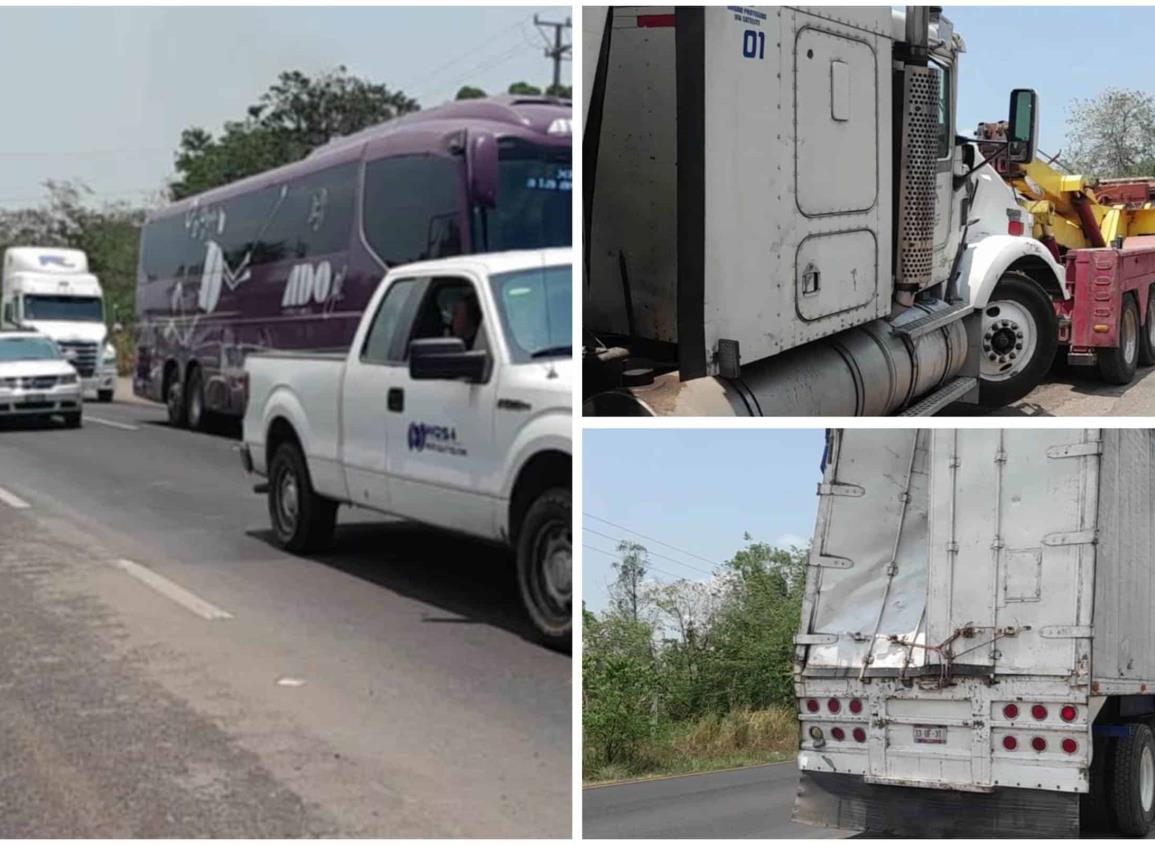 Rapiñan harina tras volcadura de tráiler en la Costera del Golfo l VIDEO