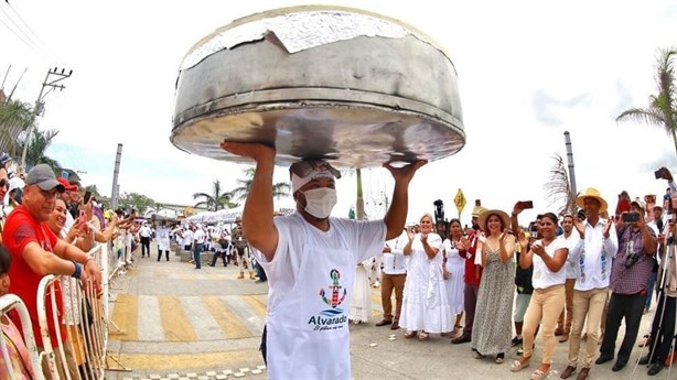 Este día podrás degustar del Arroz a la tumbada más grande del mundo que se prepara en Veracruz