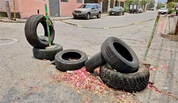 Nadie atiende socavones en calles de Poza Rica