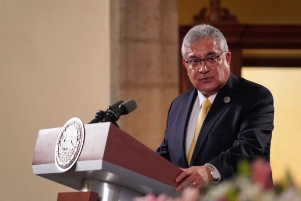 El SNTE califica como "muy aceptable" el aumento salarial anunciado por AMLO