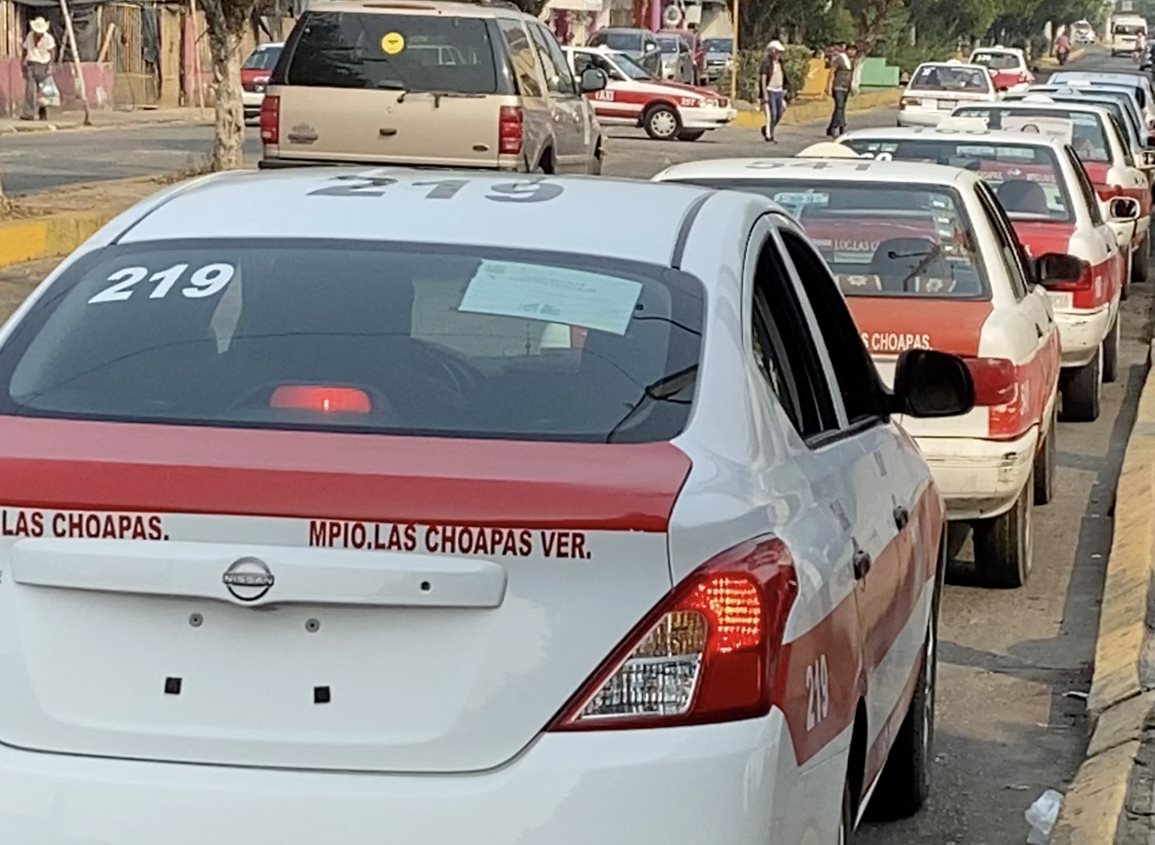 Exigen choapenses taxis con clima, pero a choferes no les alcanza | VIDEO