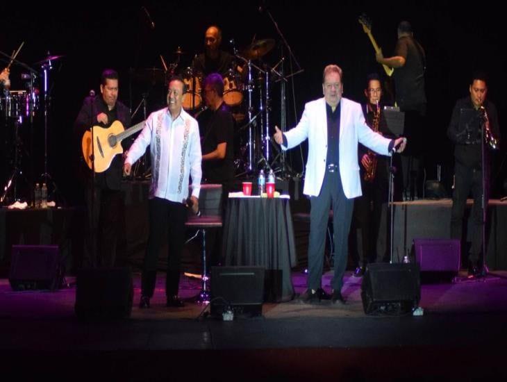 Coque Muñiz y Carlos Cuevas ponen a cantar a los jarochos con su show El tiempo es oro