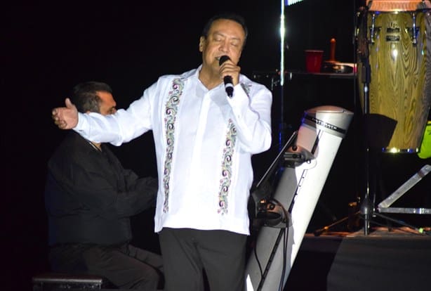 Coque Muñiz y Carlos Cuevas ponen a cantar a los jarochos con su show El tiempo es oro