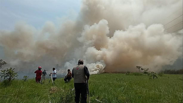 Quema de basura se convierte en incendio de pastizal en Río Blanco