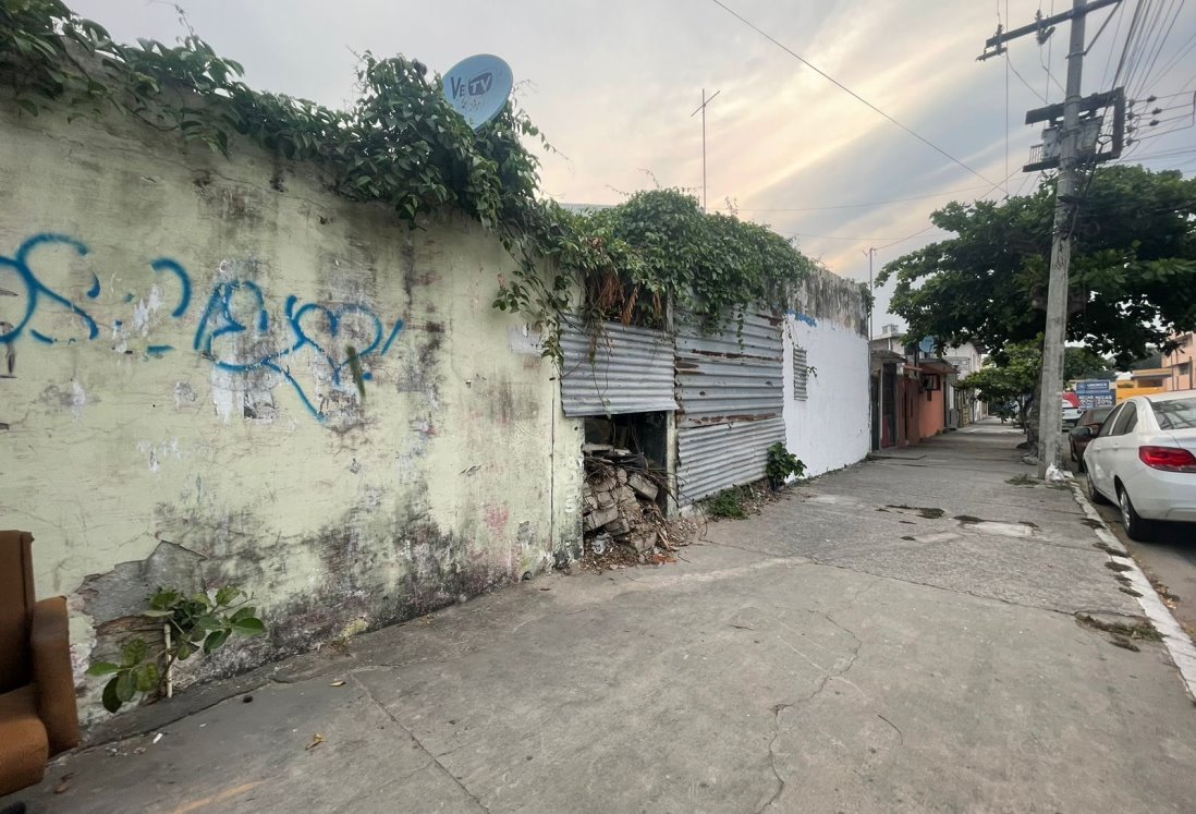 Casa abandonada en Colonia Ignacio Zaragoza se convierte en guarida de delincuentes: vecinos piden ayuda