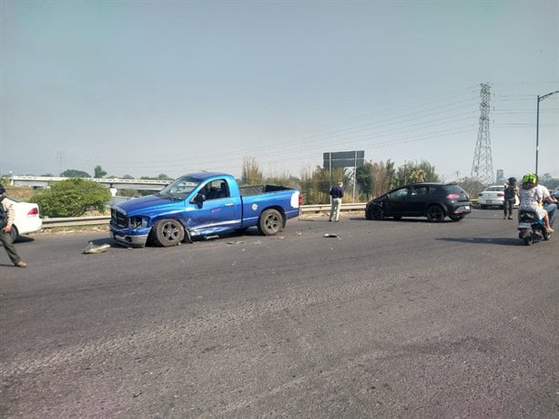 Accidente múltiple en la Córdoba-Amatlán deja tres personas lesionadas