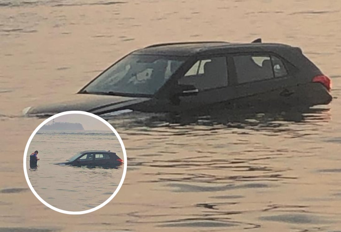 Camioneta se va mar adentro en playas de Boca del Río | VIDEO