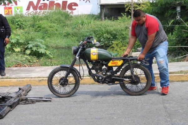 Motocicleta abandonada es detectada en barrio de Misantla