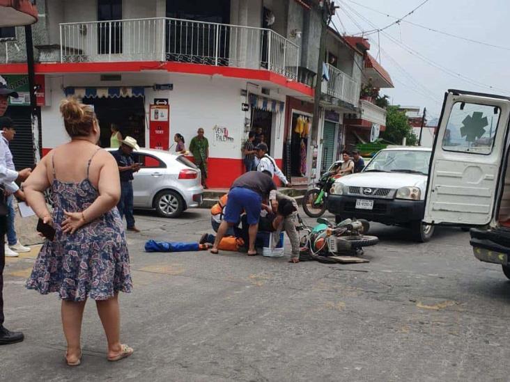 Accidente entre camioneta y motocicleta deja un herido en Misantla