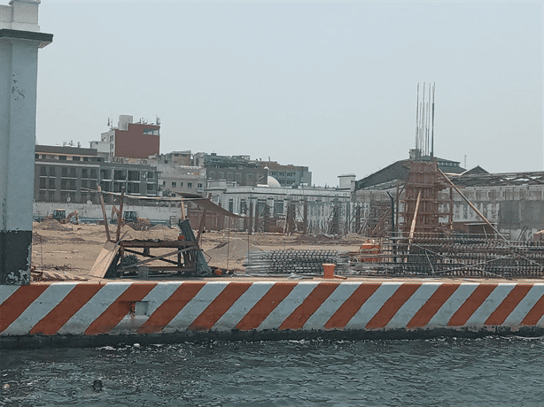 Avanzan trabajos de la Plaza del Heroísmo en el Malecón de Veracruz