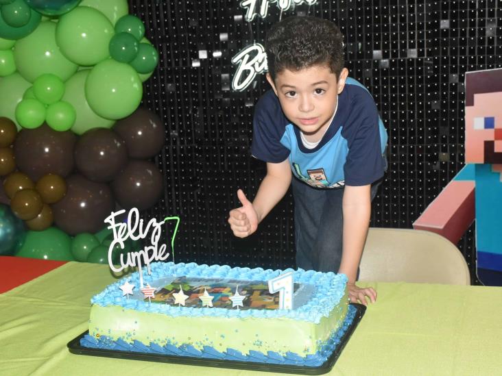 Leonardo Cabrera Morales es festejado por sus 7 años de vida