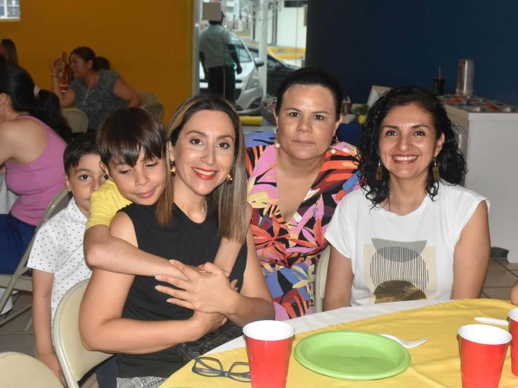 Leonardo Cabrera Morales es festejado por sus 7 años de vida