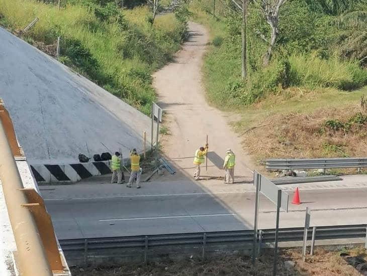 Cierran camino alterno a la autopista Cosoleacaque -La Tinaja; fue creado por pobladores de Jáltipan