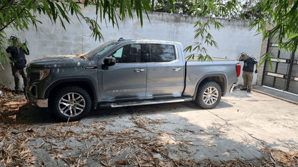 Aseguran 700 kilos de "hierba" y una camioneta tras cateo en Tuxpan