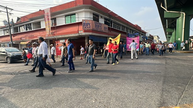 Protestan comerciantes del mercado Poza Rica