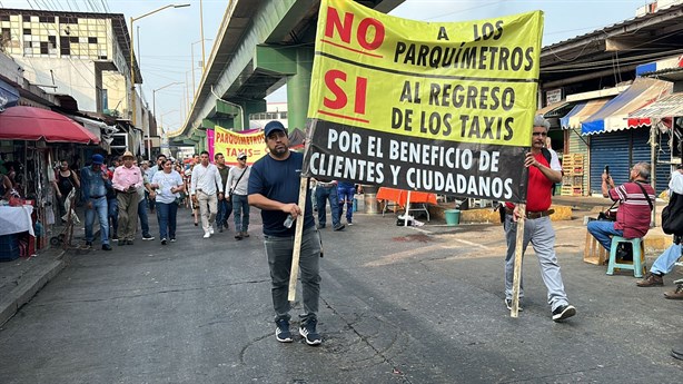 Protestan comerciantes del mercado Poza Rica