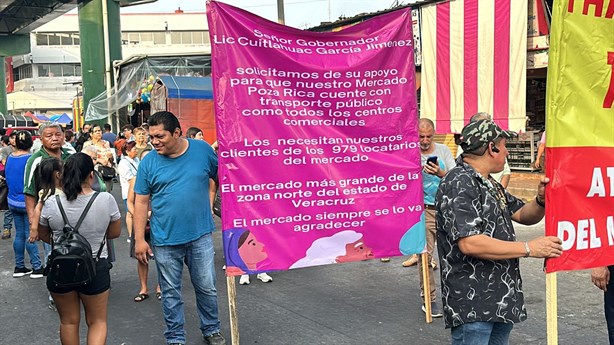 Protestan comerciantes del mercado Poza Rica