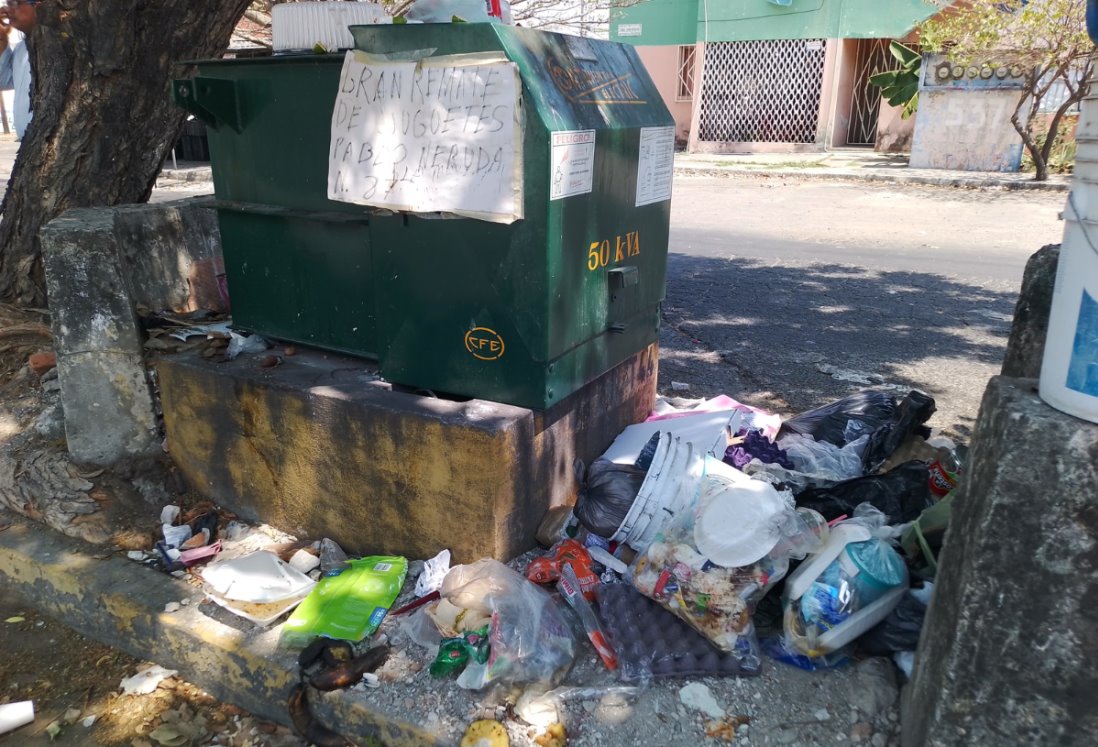 Vecinos del Infonavit Chiveria en Veracruz exigen un basurero adecuado
