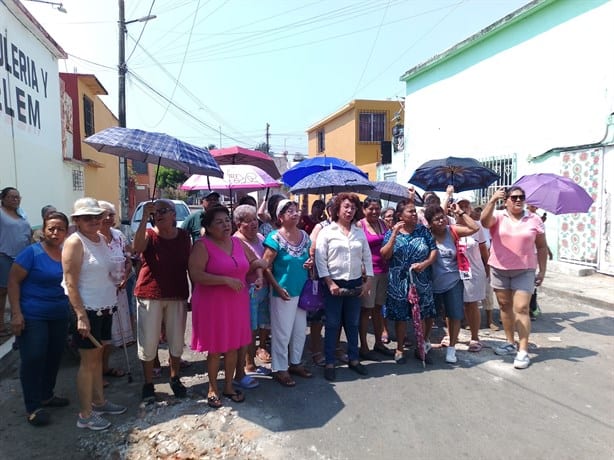 Vecinos del infonavit Chivería denuncian que no llegan pipas de agua para abastecerlos | VIDEO