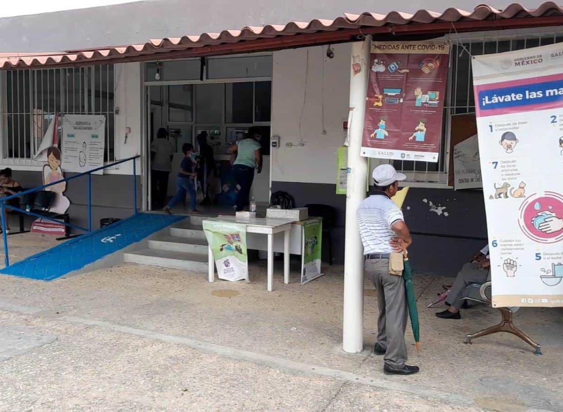 Posible negligencia en centro de salud de Agua Dulce; confunden tuberculosis con tos común