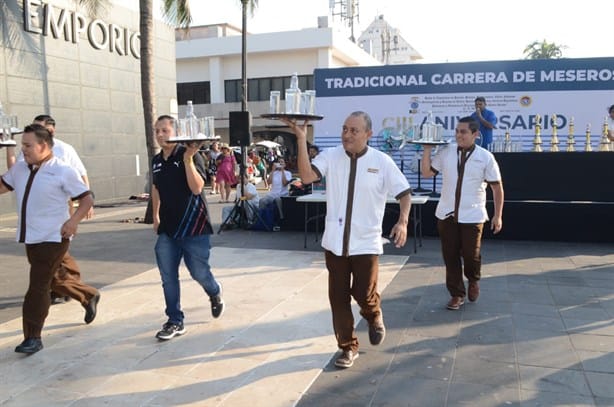 Realizan carrera de meseros en el Malecón de Veracruz