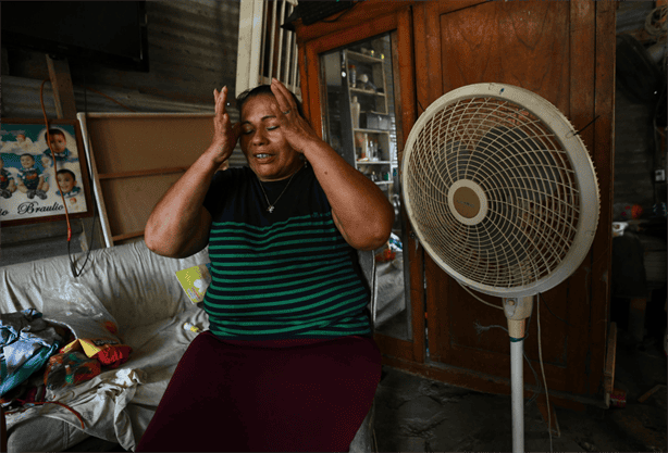 Sin ventilador ni refrigerador, Inés sobrevive al calor de 40°C en Veracruz