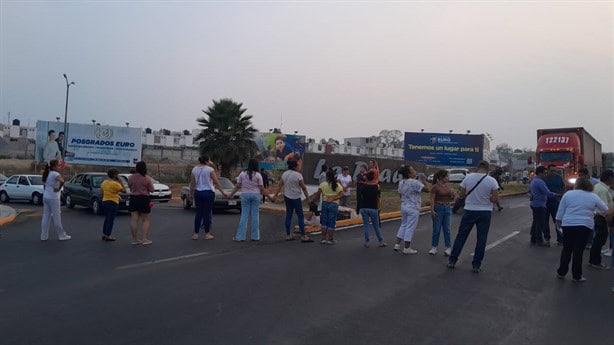 Bloqueo a las afueras de Xalapa; sin agua, 27 fraccionamientos en Emiliano Zapata