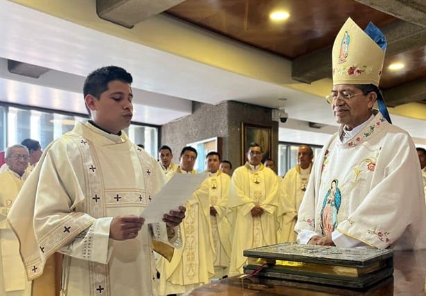 Reynaldo Rivera Morales, originario de Misantla, es ordenado sacerdote en la Basílica de Guadalupe