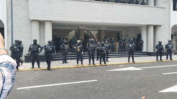 Ixtaczoquitlán: De la crisis por falta de agua a la violencia, apedrean Palacio Municipal y queman vehículos | VIDEO