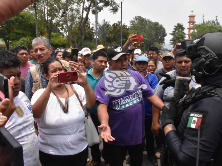 Ante conflicto por agua, violento enfrentamiento en Ixtaczoquitlán entre policía de Veracruz y ciudadanos (+VIDEO)