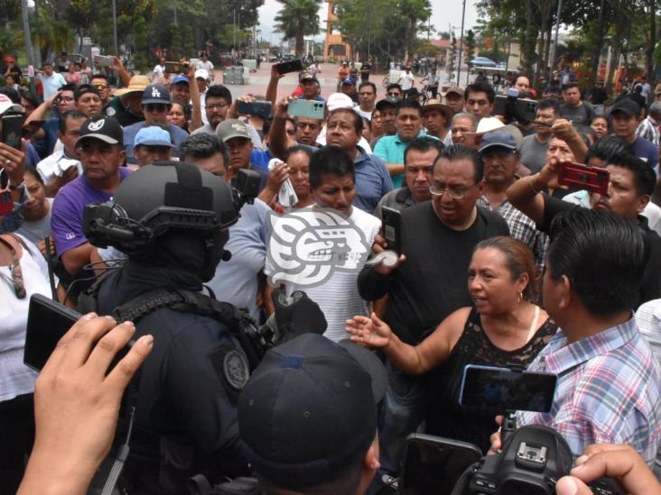 Ante conflicto por agua, violento enfrentamiento en Ixtaczoquitlán entre policía de Veracruz y ciudadanos (+VIDEO)