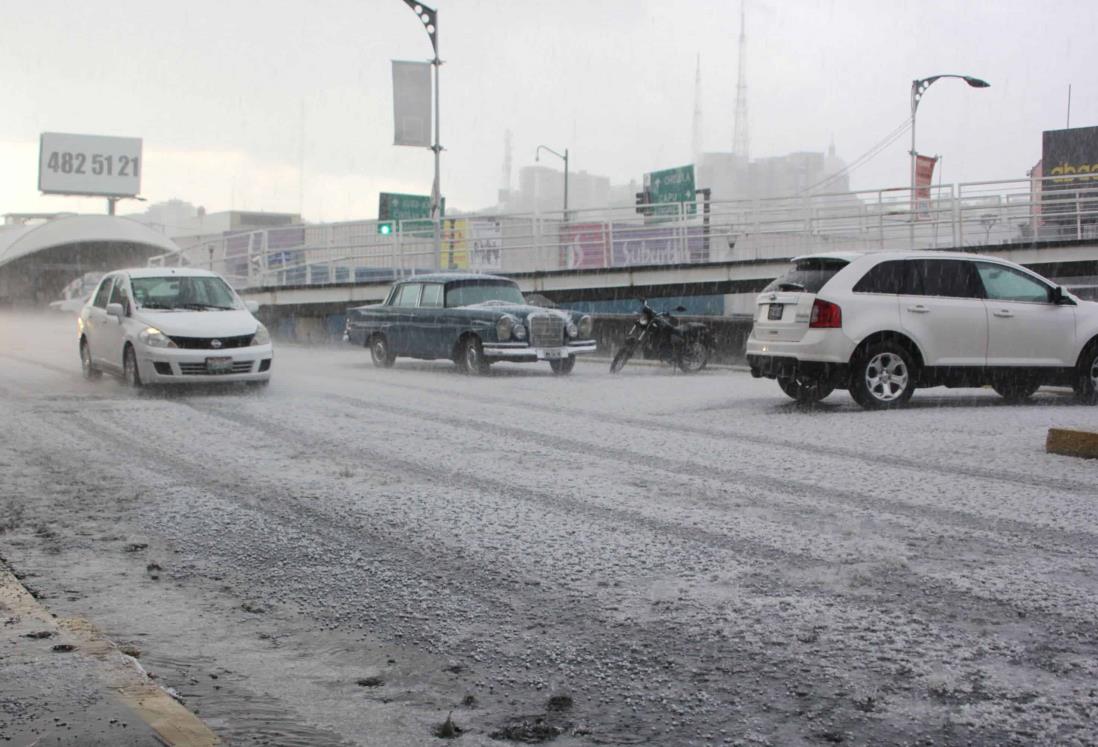 Fuerte lluvia y granizada sorprende a Puebla; las calles se pintaron de blanco | VIDEO