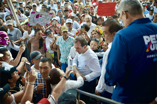 Coatzacoalcos está detenido en el tiempo, critica José Yunes