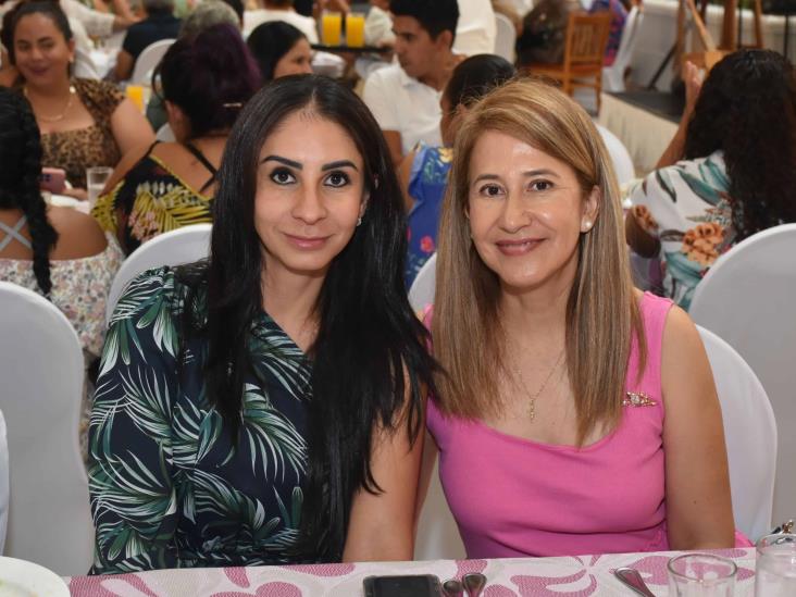 Hotel Galería Plaza Veracruz celebró a las madrecitas en su día
