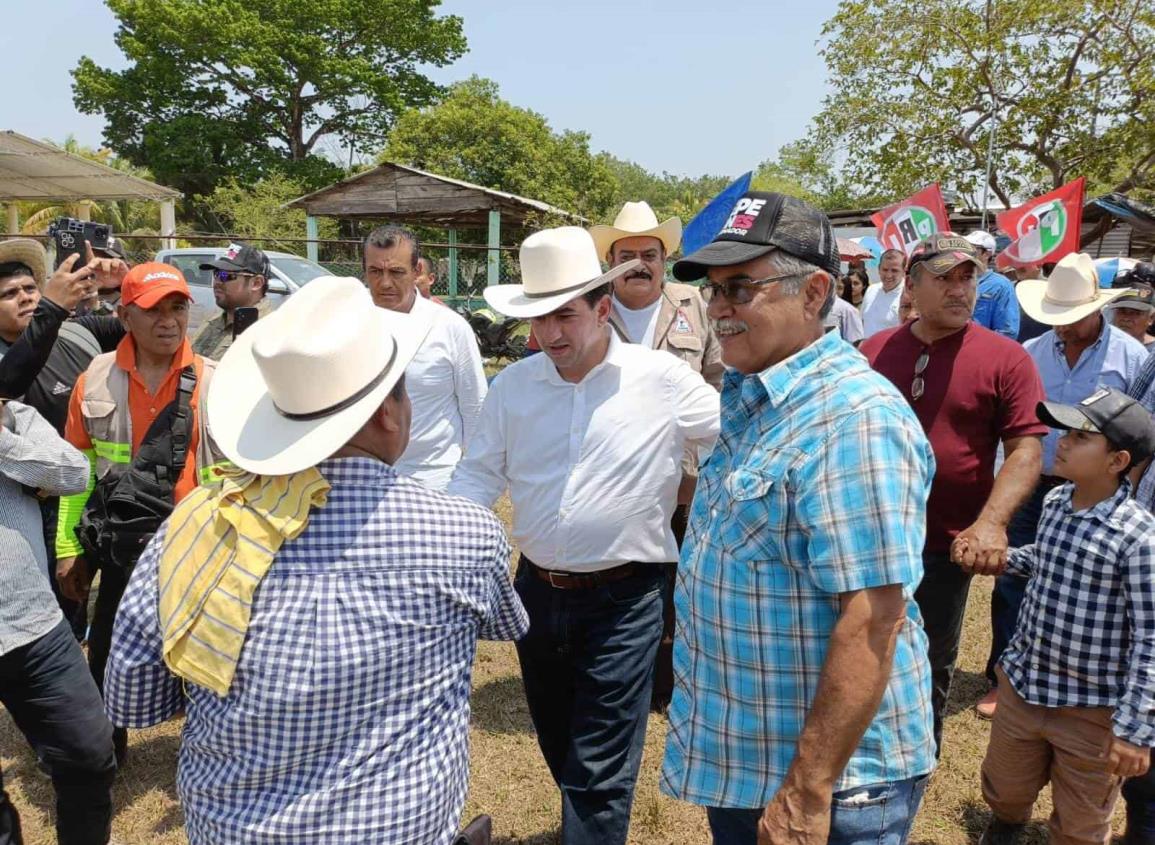 Visitó Pepe Yunes el área rural de Las Choapas 