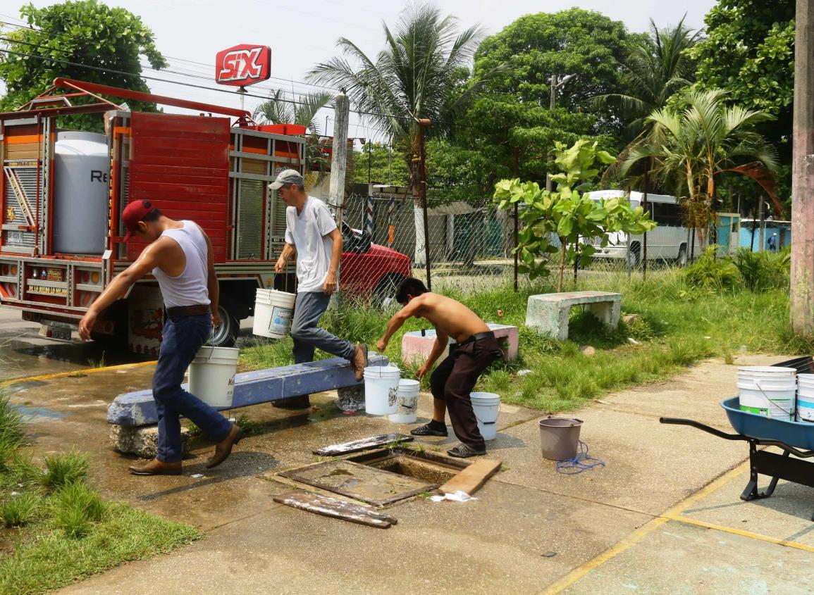 Fractura en ductos del Yurivia agudiza escasez de agua en Coatzacoalcos; ¿cuánto tardará?