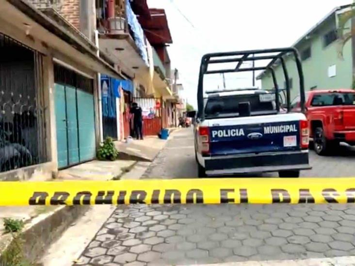 Hombre es ejecutado a balazos en tienda de Tlapacoyan