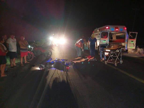 Motociclista en Ángel R. Cabada termina en hospital tras derrapar en la carretera federal