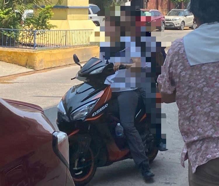 Roban motocicleta de estudiante afuera del CBTIs 48 en Acayucan