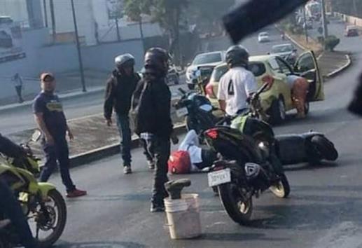 Choque deja un lesionado en la avenida Lázaro Cárdenas de Xalapa
