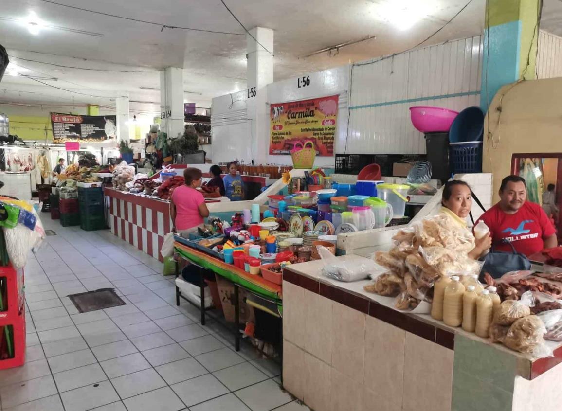 Ola de Calor: locatarios del mercado Antonio Bermúdez expuestos a altas temperaturas