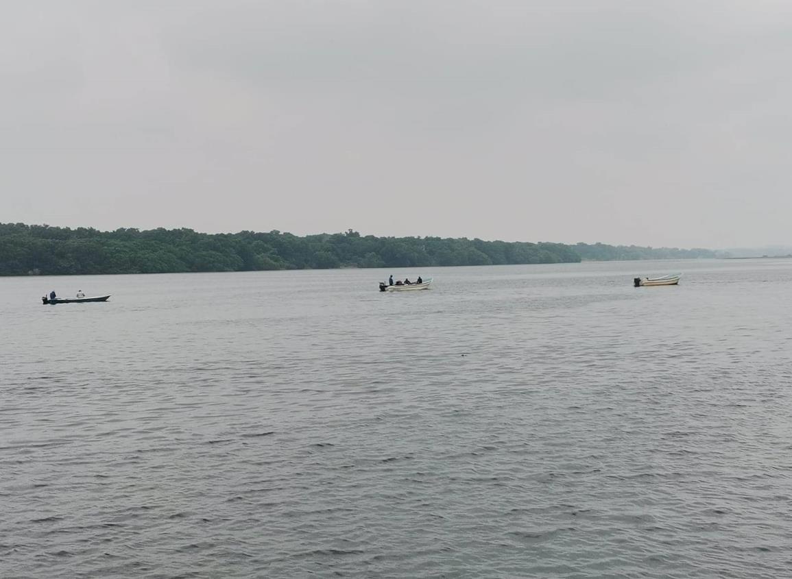 Cooperativas de pescadores arriban a Nanchital para efectuar labores de capturas de peces | VIDEO