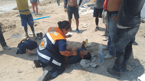 Albañil sobrevive a caída de siete metros en Lagos de Puente Moreno