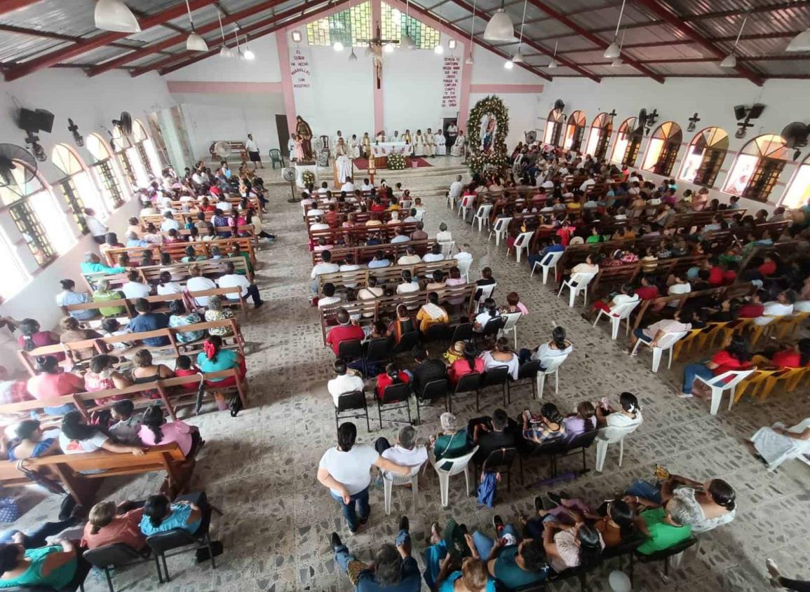 Feligresía católica de Villa Cuichapa celebró a Nuestra Señora del Sagrado Corazón