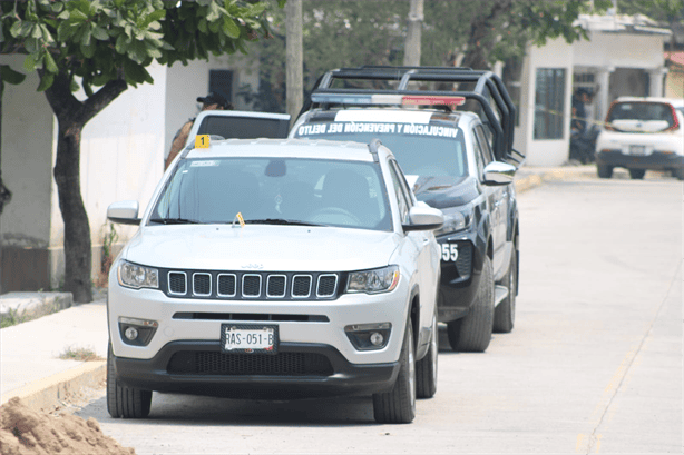 Acribillan a hombre en su auto en Martínez de la Torre; policías aseguran dos vehículos